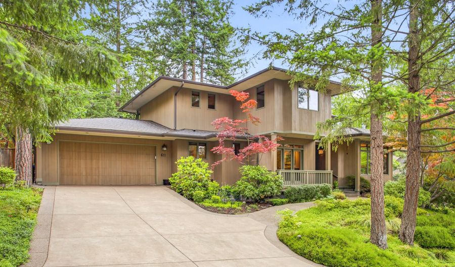 611 Forest St, Ashland, OR 97520 - 3 Beds, 3 Bath