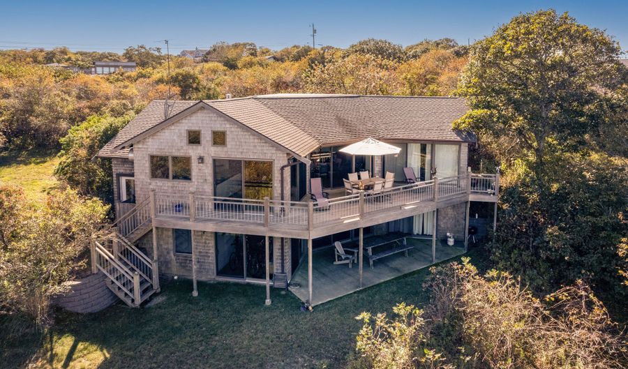 382 Lighthouse Rd, Aquinnah, MA 02535 - 4 Beds, 3 Bath