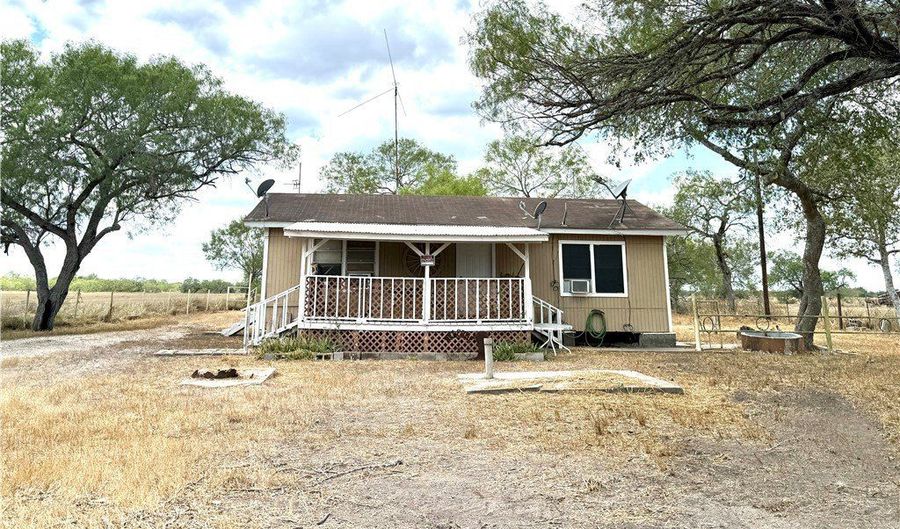 147 County Road 153, Alice, TX 78332 - 2 Beds, 1 Bath