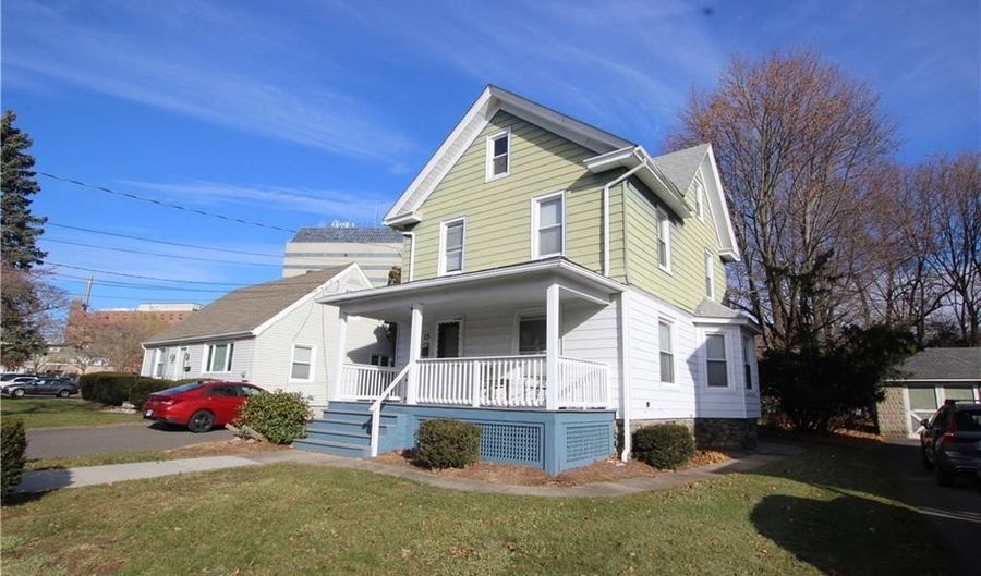 15 Crane St, Danbury, CT 06810 - 4 Beds, 1 Bath