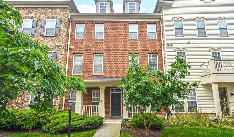 41953 BLUE FLAG Ter, Aldie, VA 20105 - 3 Beds, 3 Bath