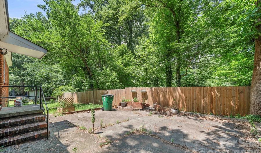 5027 Erickson Rd, Charlotte, NC 28205 - 3 Beds, 1 Bath