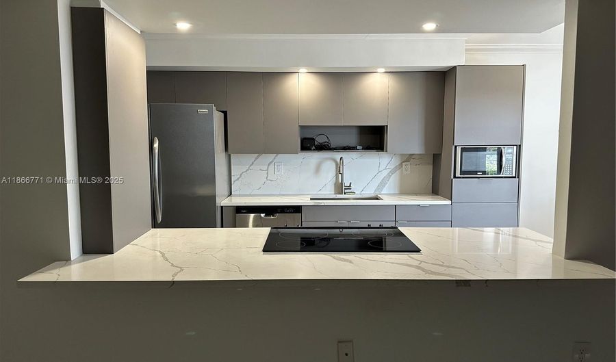 18021 Biscayne Blvd 901, Aventura, FL 33160 - 2 Beds, 2 Bath