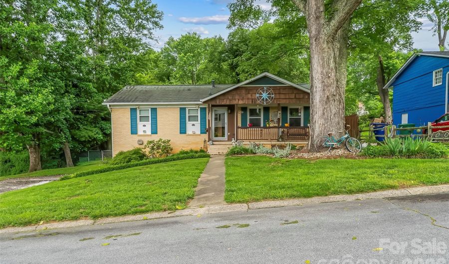 10 Oak Leaf Ln, Arden, NC 28704 - 3 Beds, 3 Bath