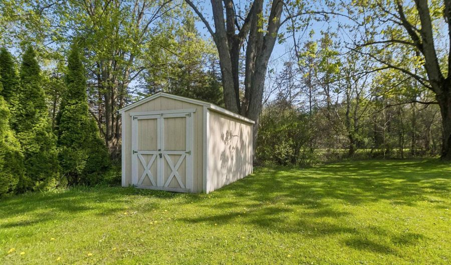 6527 Genaw Rd, Algonac, MI 48001 - 3 Beds, 3 Bath