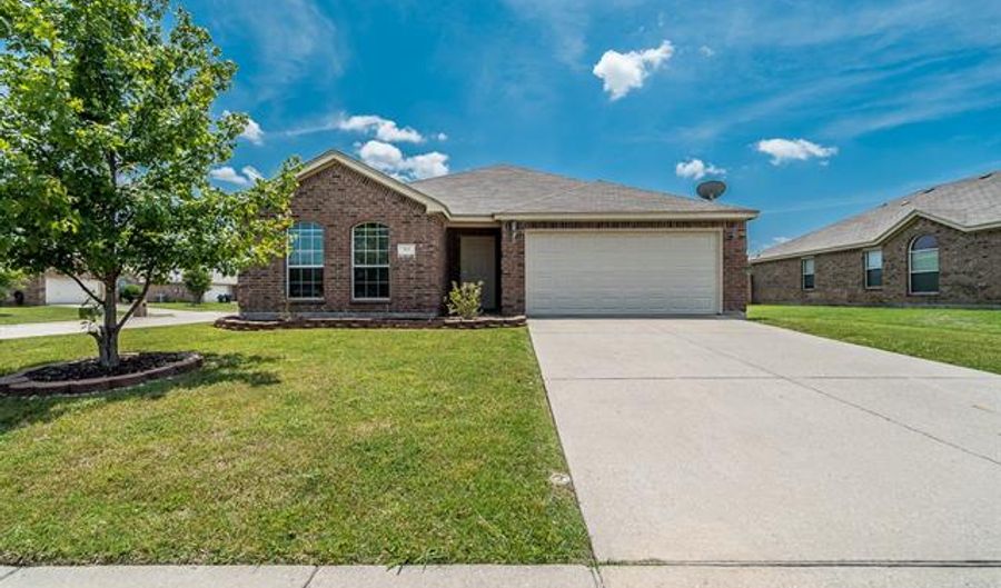 301 Olivia Ln, Anna, TX 75409 - 3 Beds, 2 Bath