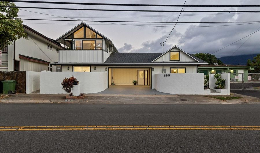 889 Akumu St, Kailua, HI 96734 - 5 Beds, 4 Bath