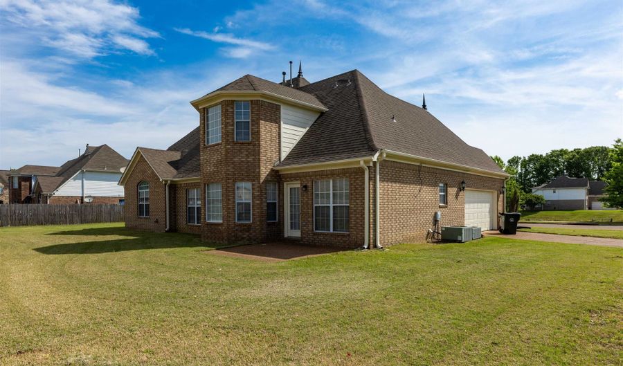5151 SAWYER HOLLOW Dr, Bartlett, TN 38002 - 4 Beds, 3 Bath