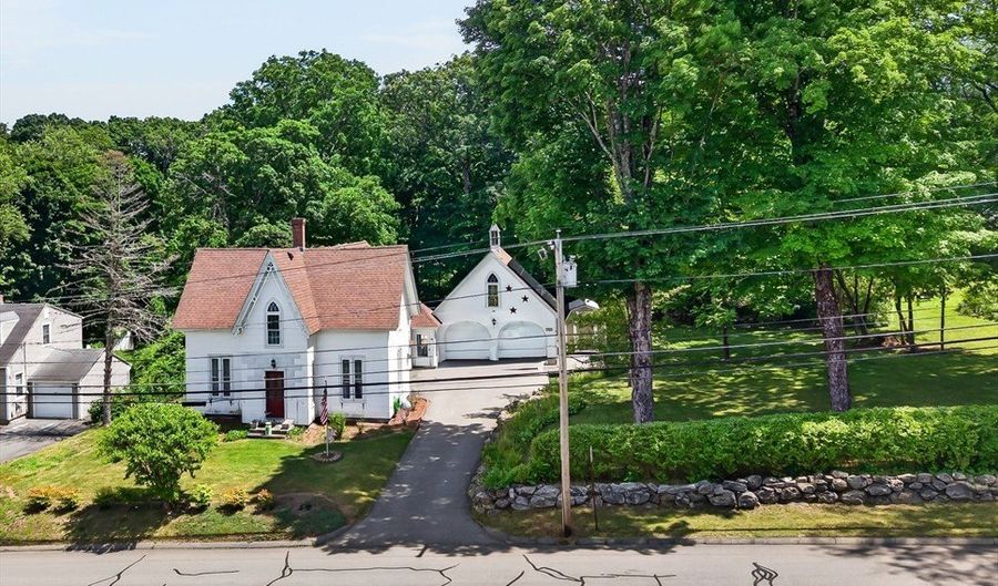 164 Pleasant St, Athol, MA 01331 - 5 Beds, 2 Bath