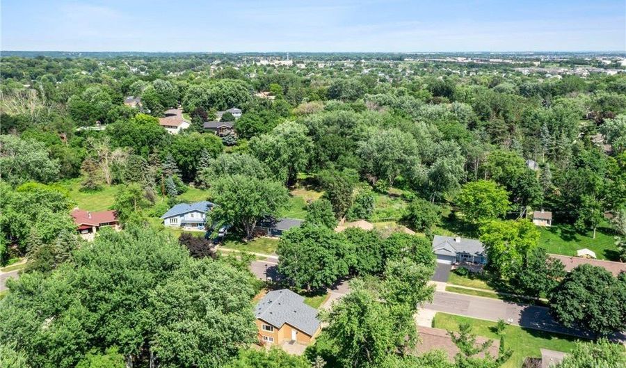 14131 Germane Ave, Apple Valley, MN 55124 - 4 Beds, 2 Bath
