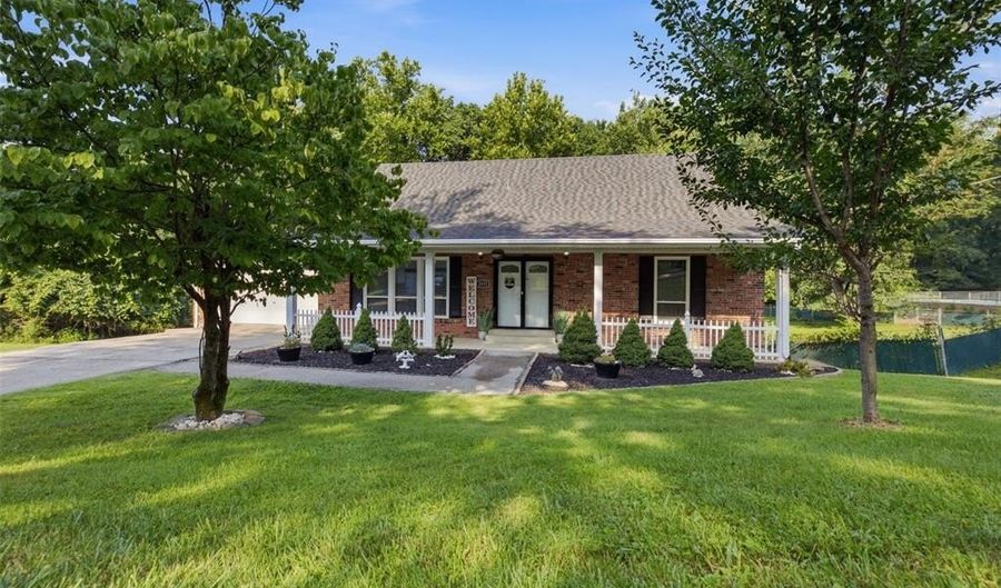 2855 Tommy Dr, Arnold, MO 63010 - 4 Beds, 4 Bath