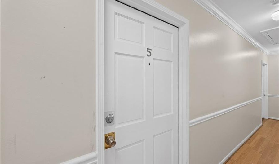 11 Peachtree Hills Avenue NE B5, Atlanta, GA 30305 - 1 Beds, 1 Bath