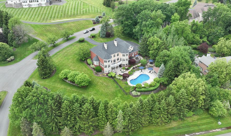 1 Stoneridge Dr, Albany, NY 12211 - 5 Beds, 6 Bath