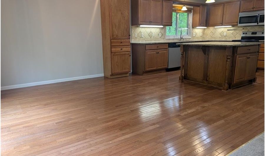 15725 Sycamore St NW, Andover, MN 55304 - 5 Beds, 3 Bath
