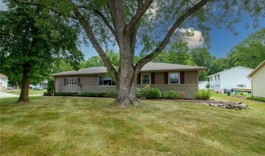 2505 Vollmer Dr, Austintown, OH 44511 - 4 Beds, 2 Bath