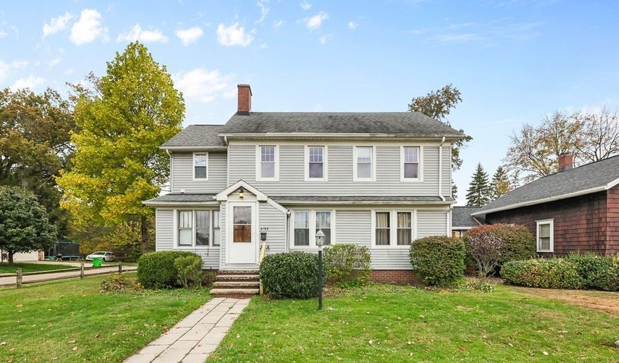 2195 Blenheim Ave, Alliance, OH 44601 - 3 Beds, 3 Bath