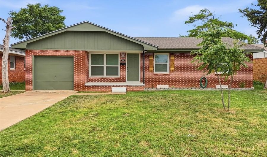 1003 Asalee St, Altus, OK 73521 - 3 Beds, 1 Bath
