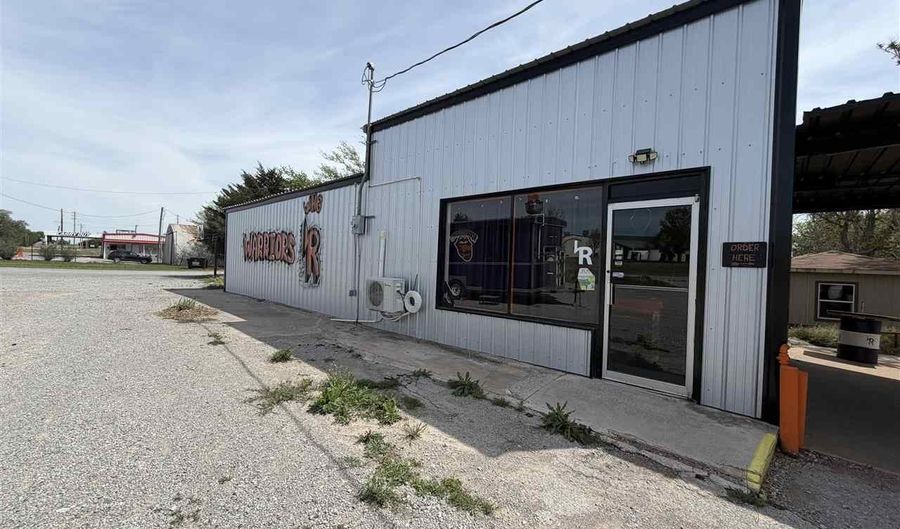 708 E Apache Trail Rd, Apache, OK 73006 - 0 Beds, 0 Bath