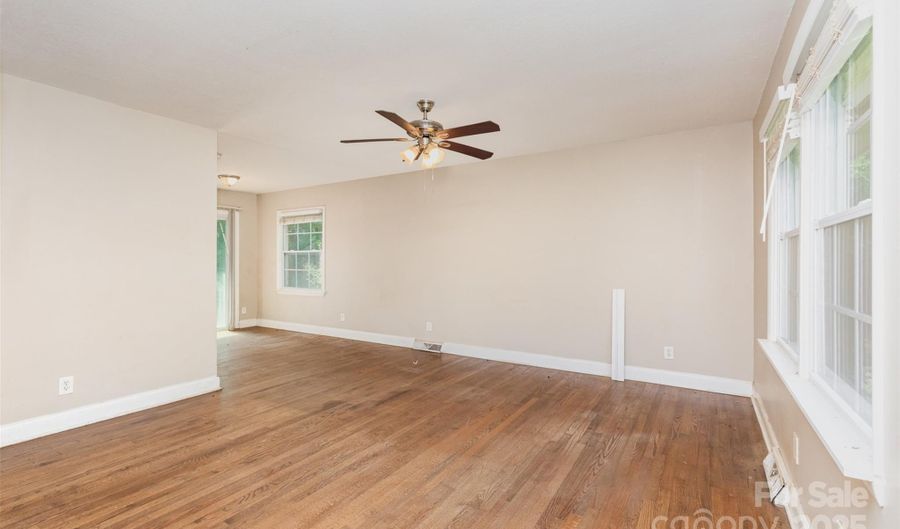 1532 Downs Ave, Charlotte, NC 28205 - 2 Beds, 1 Bath
