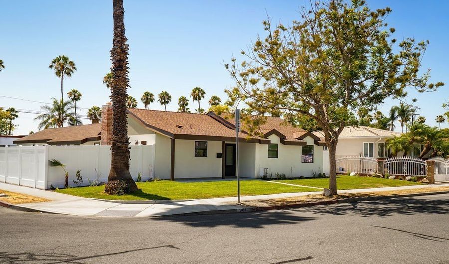961 S Claudina, Anaheim, CA 92805 - 5 Beds, 2 Bath