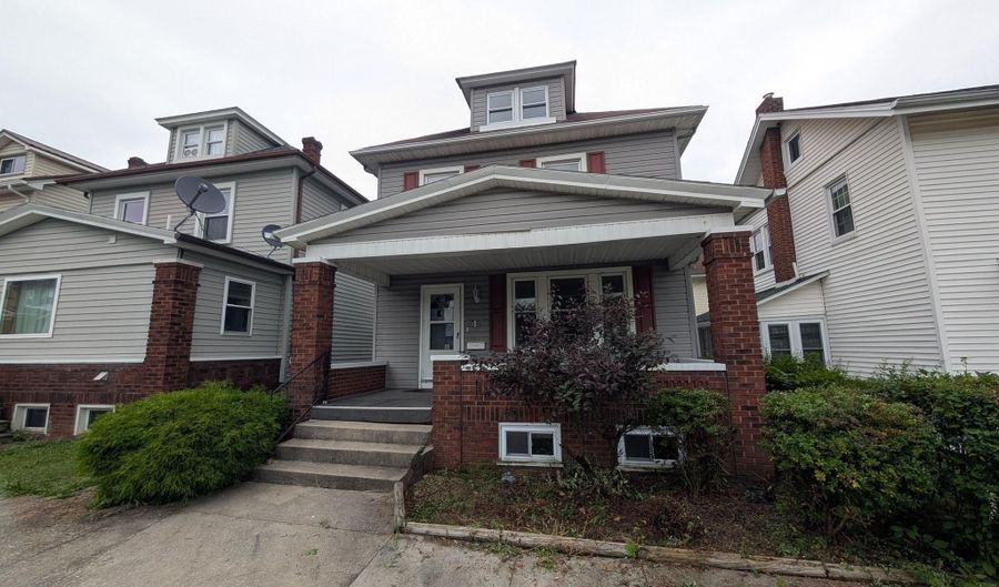 2631 Oak Ave, Altoona, PA 16601 - 3 Beds, 2 Bath