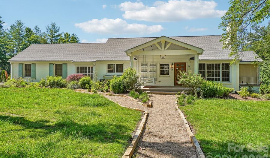 28 Ridgefield Pl, Asheville, NC 28803 - 5 Beds, 4 Bath