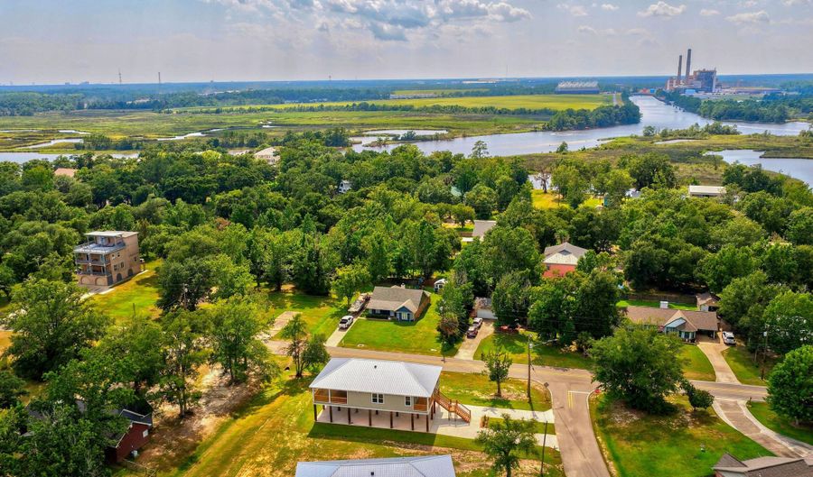 10113 Bald Eagle Dr, Biloxi, MS 39532 - 3 Beds, 2 Bath