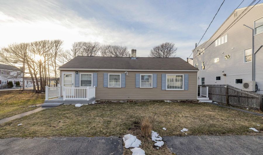 342 Ocean Ave, Wells, ME 04090 - 4 Beds, 2 Bath