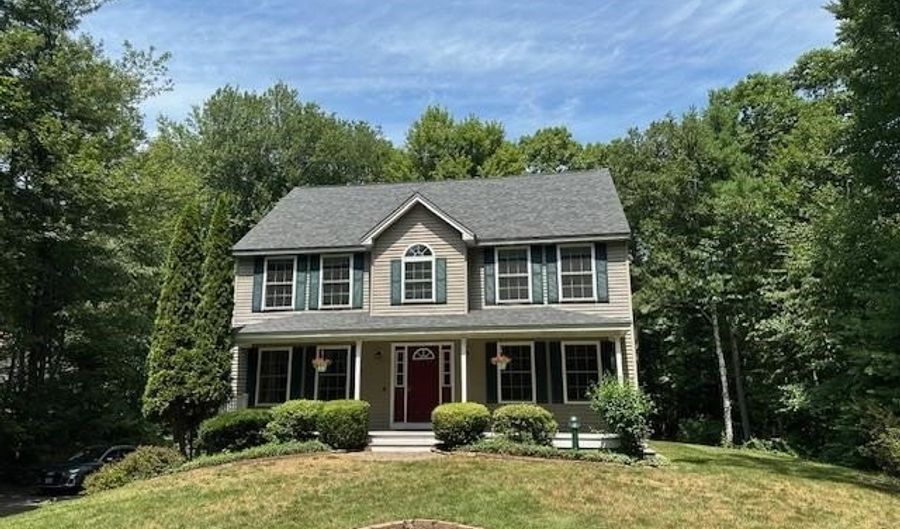 6 Whitetail Ln, Chester, NH 03036 - 3 Beds, 3 Bath