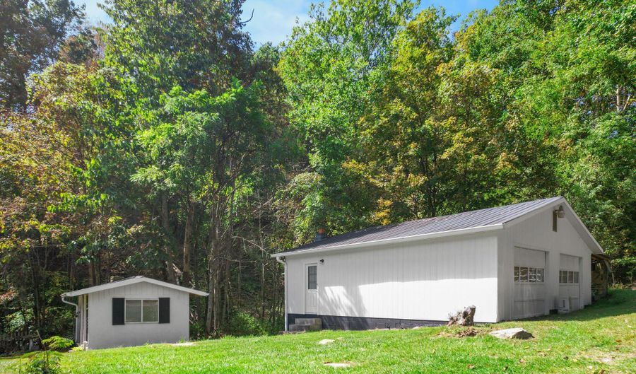 9494 Porterfield Hwy, Abingdon, VA 24210 - 3 Beds, 2 Bath