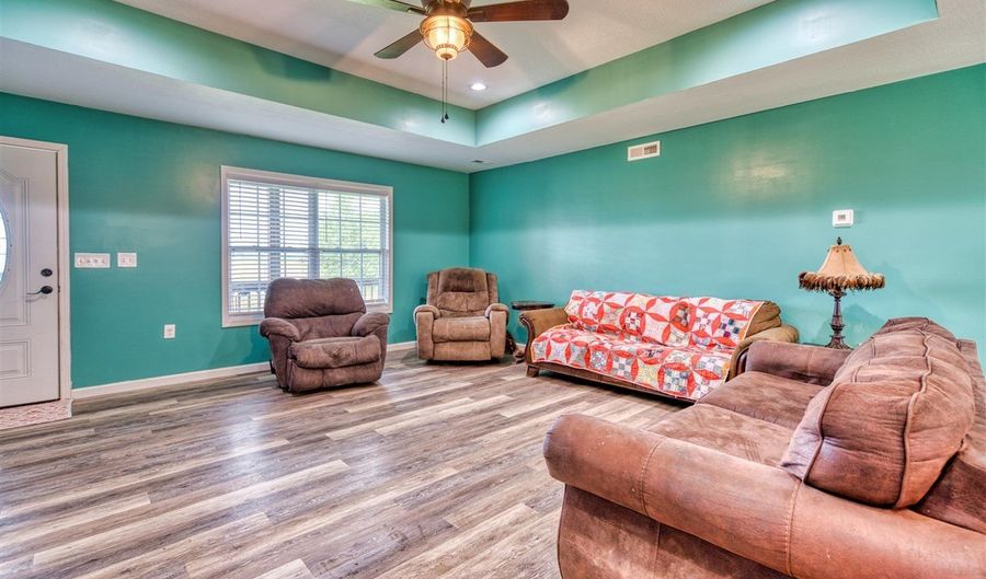 324 T Barnett Rd, Auburn, KY 42206 - 3 Beds, 2 Bath