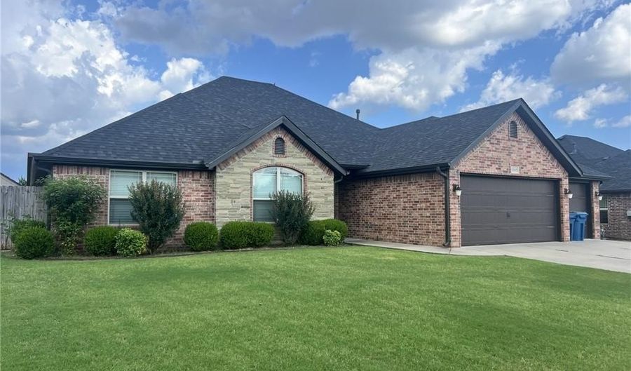 1805 SW Cypress St, Bentonville, AR 72713 - 3 Beds, 2 Bath