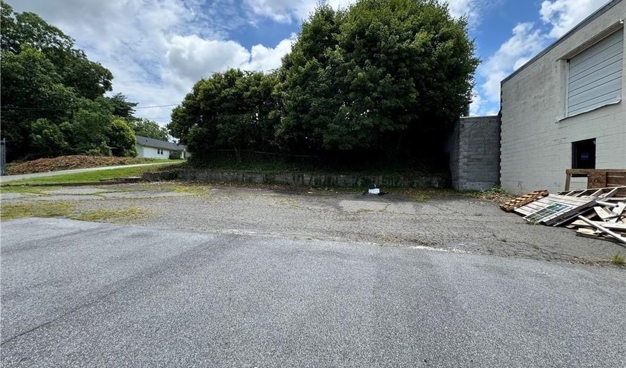 1127 S Fayetteville St A, Asheboro, NC 27203 - 0 Beds, 0 Bath