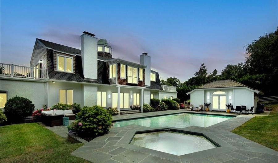 1 Harbor View Dr, Newport, RI 02840 - 4 Beds, 5 Bath