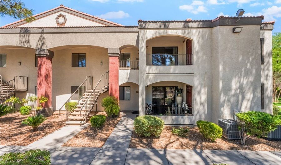 950 Seven Hills Dr 524, Henderson, NV 89052 - 3 Beds, 2 Bath
