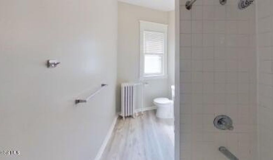 418 Delaware Ave Apt 2, Albany, NY 12209 - 3 Beds, 1 Bath