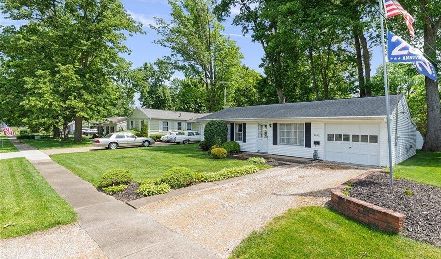 2610 Center Ave, Alliance, OH 44601 - 3 Beds, 1 Bath