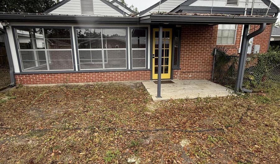 1085 Cherokee St, Biloxi, MS 39530 - 3 Beds, 2 Bath