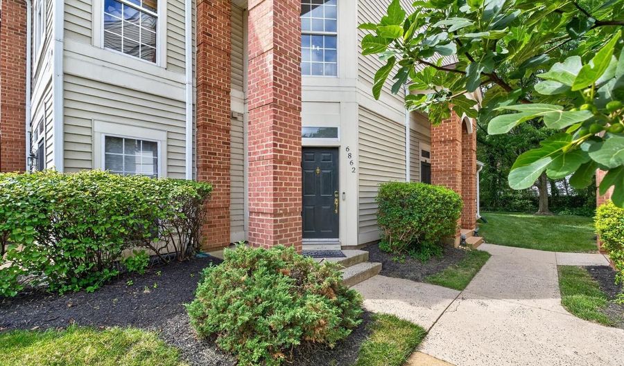 6862 BRINDLE HEATH Way #202, Alexandria, VA 22315 - 2 Beds, 2 Bath