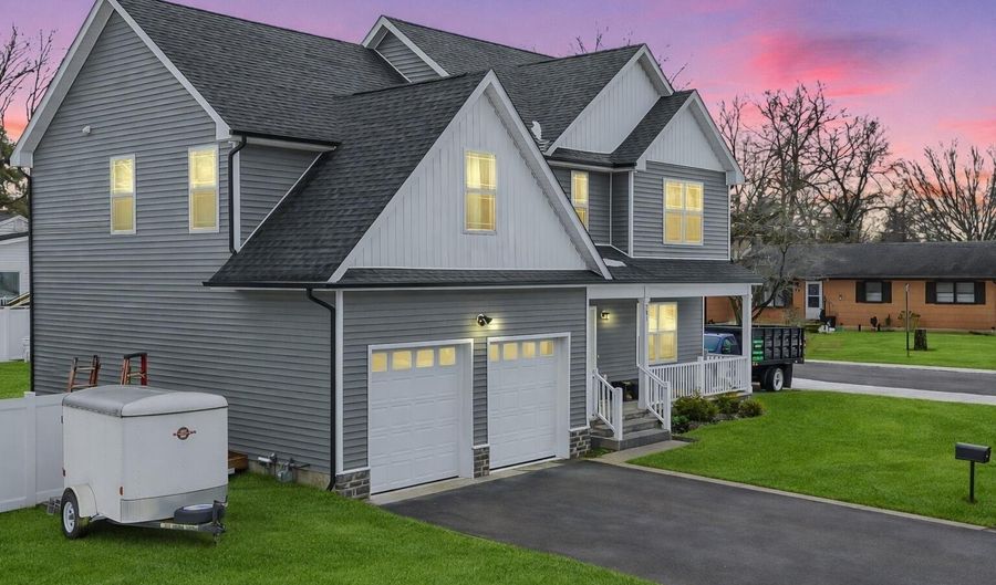 751 Leeward Ave, Beachwood, NJ 08722 - 4 Beds, 3 Bath