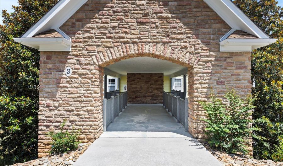 321 Pinnacle Pt, Andersonville, TN 37705 - 3 Beds, 2 Bath