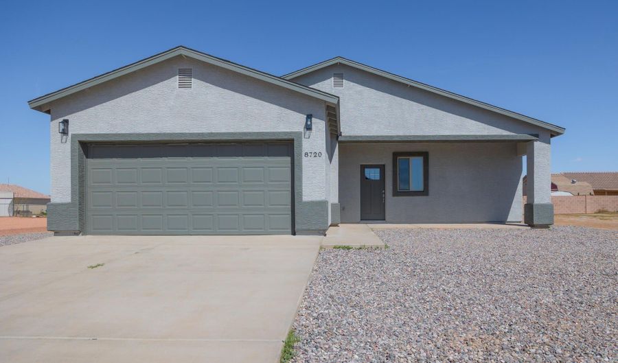 8720 W SWANSEA Dr, Arizona City, AZ 85123 - 3 Beds, 2 Bath