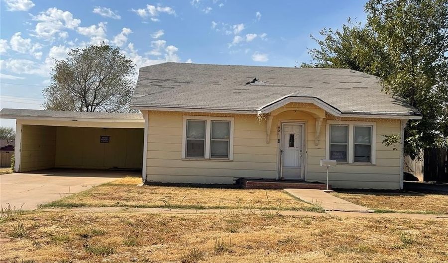 901 N Lee St, Altus, OK 73521 - 2 Beds, 1 Bath