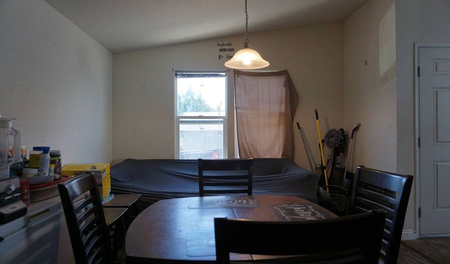 1638 Calavo Rd 42, Fallbrook, CA 92028 - 3 Beds, 2 Bath