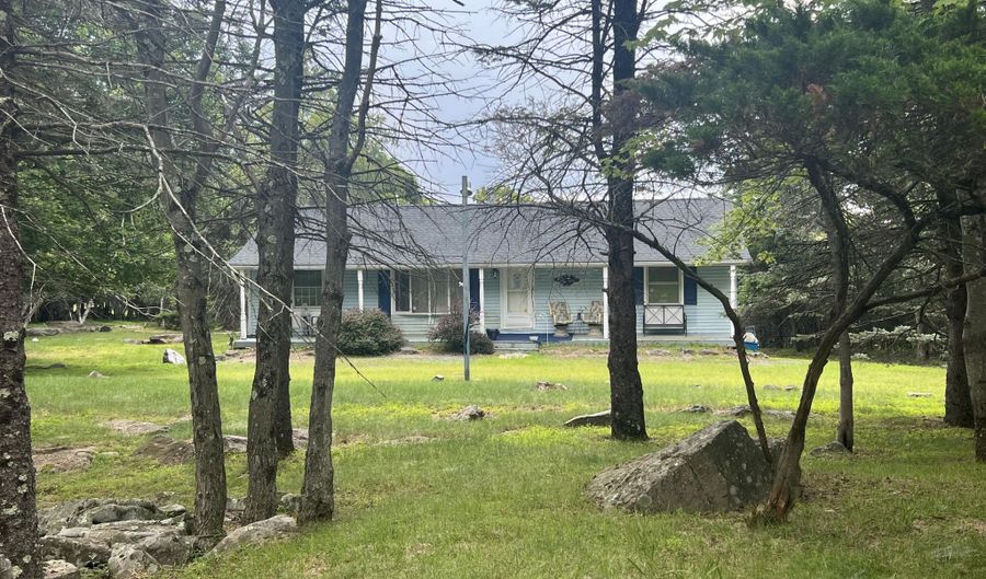 200 Dogwood Ter, Albrightsville, PA 18210 - 3 Beds, 2 Bath