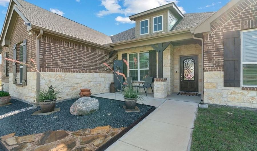 1052 Winecup Ln, Weatherford, TX 76085 - 4 Beds, 3 Bath
