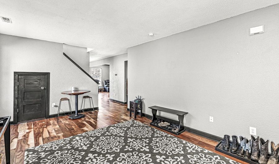 7124 Kimble Dr, Indianapolis, IN 46217 - 3 Beds, 3 Bath