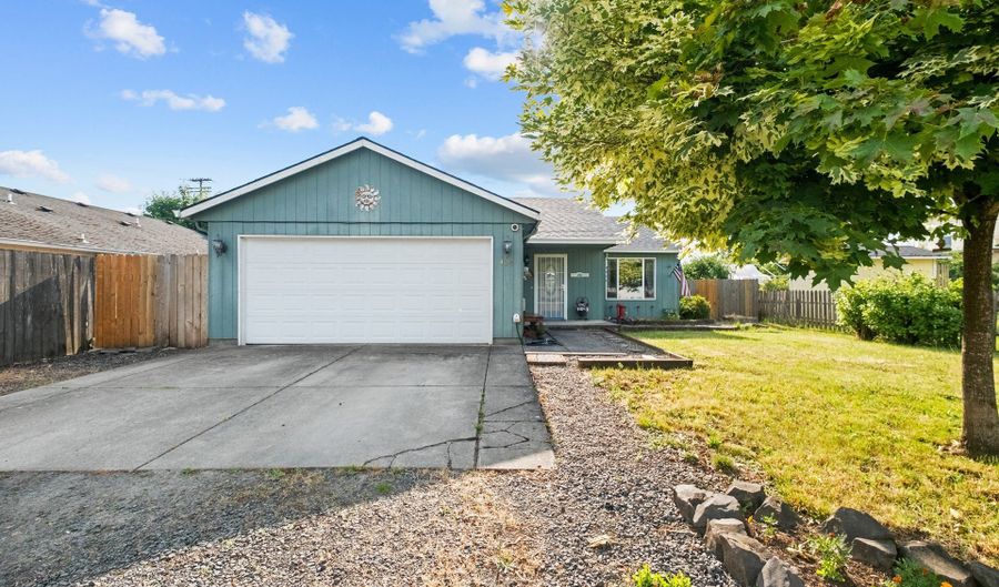 426 S 42ND Pl, Springfield, OR 97478 - 3 Beds, 2 Bath