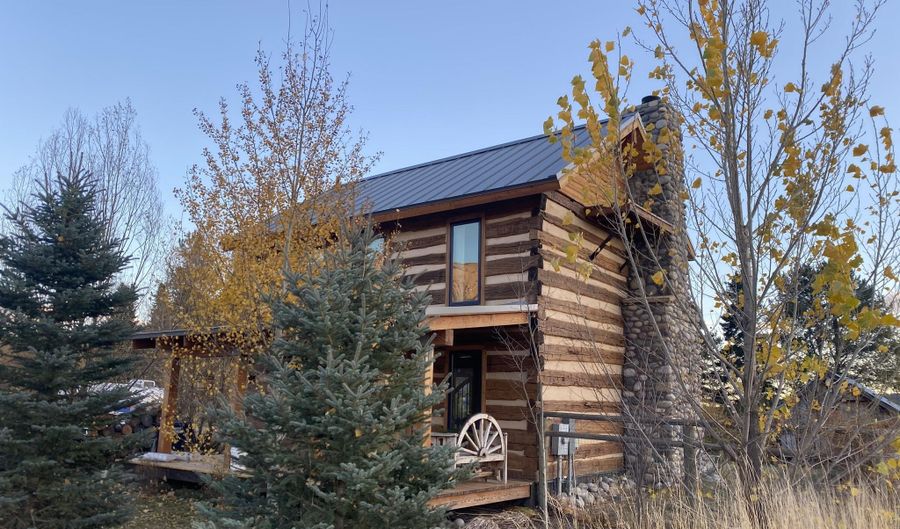 201 BLUE LAKE Cir, Alpine, WY 83128 - 1 Beds, 2 Bath