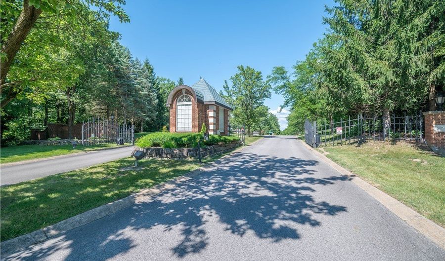 168 Wilcox Rd, Austintown, OH 44515 - 3 Beds, 3 Bath